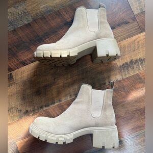 Steve Madden Howler Chelsea Boots